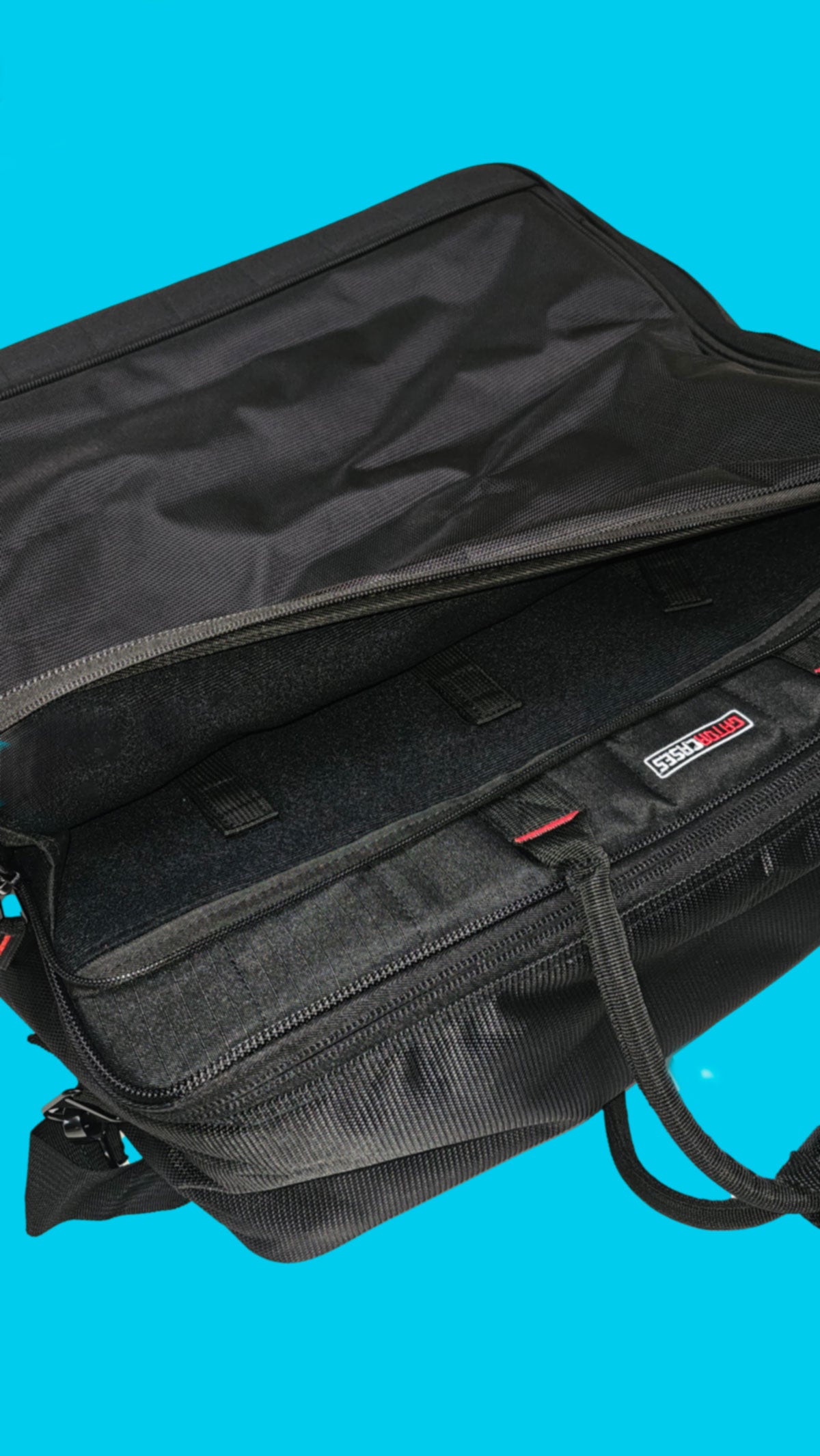 Pockets on the outside of the Juvent micro-impact platform carrying bag.